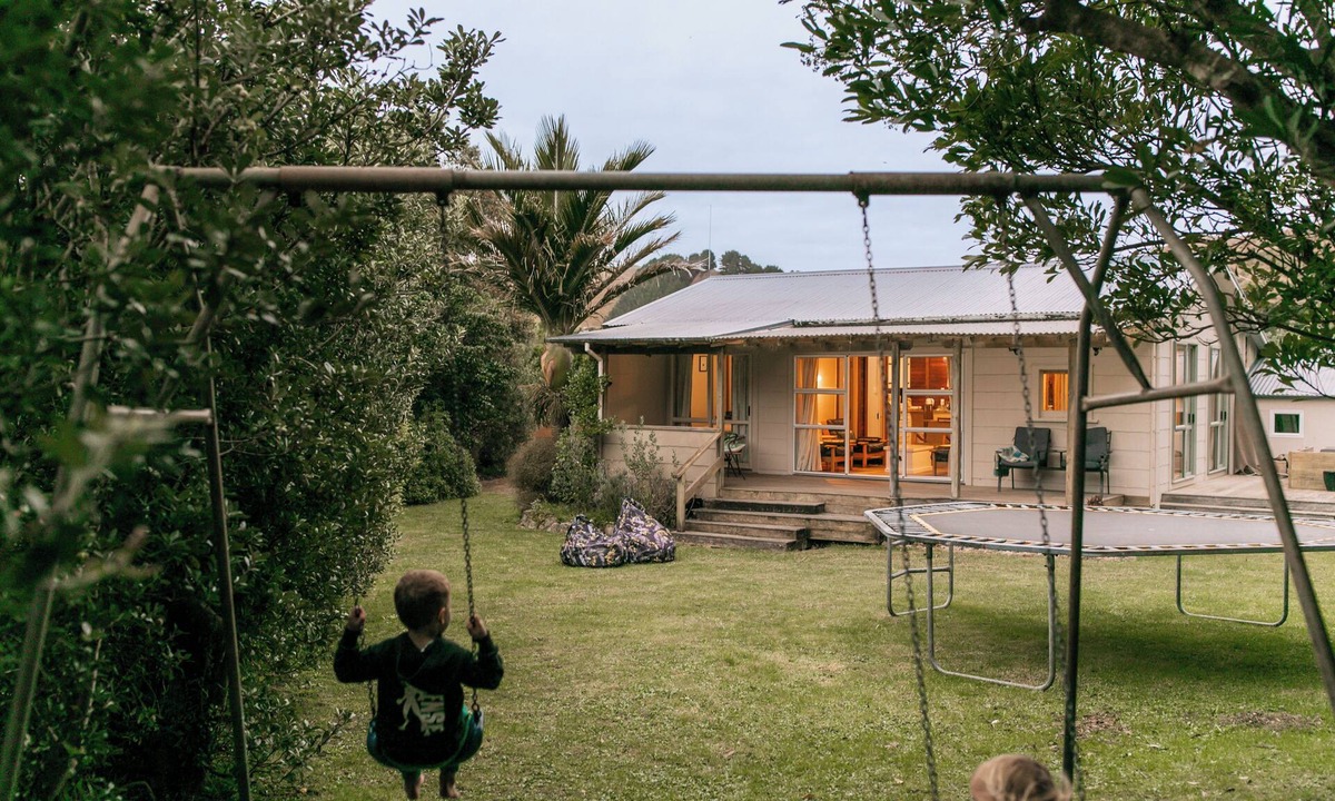 Kairakau House | Slow & Relaxing Days at the cutest old school bach- family & pet-friendly