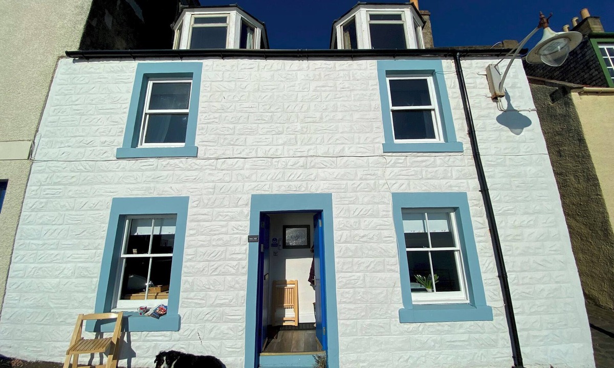 St Monans Apartment | Sma' Gift- Seafront sanctuary in ST Monans