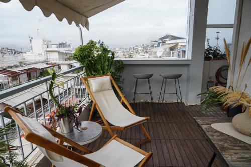 Pangrati Apartment | Small & cozy with Acropolis & Lycabettus view