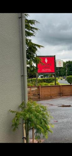Rotorua Hostel | Smoke Lake Hot Springs Lodge & Camp