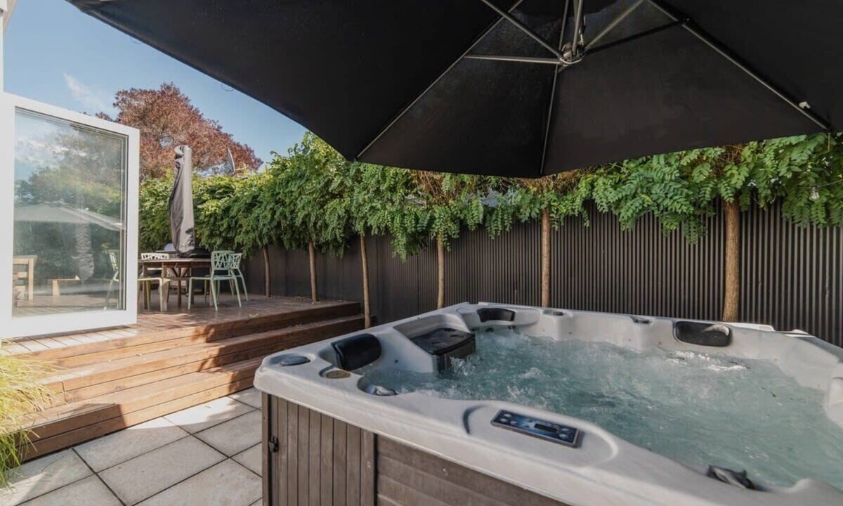 Somerfield House | Somerfield Statement - Bold 3BR House on Barrington