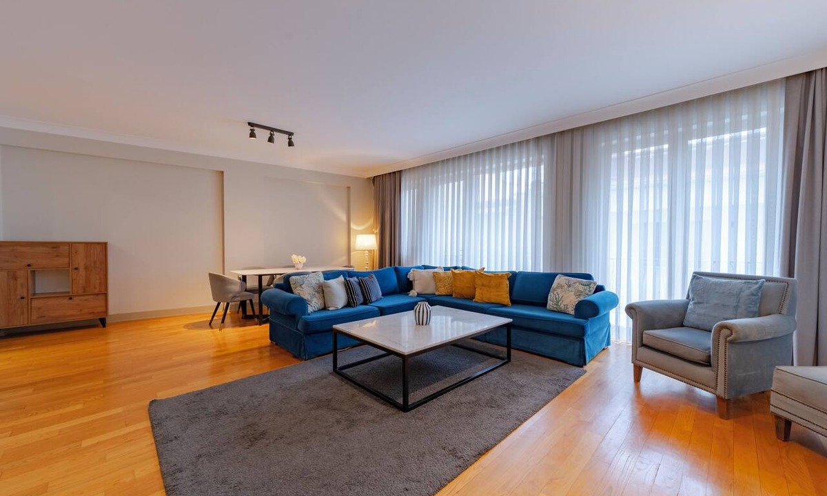 Cihangir Apartment | Spacious 3-bedroom apartment in amazing İstanbul with AC