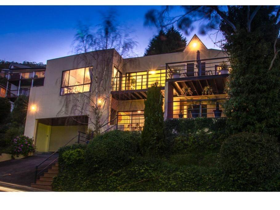 Sandy Bay House | Spacious 6-BR & 3 baths House in Prime Location