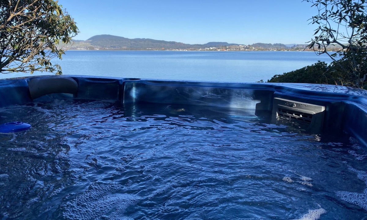 Kawaha Point House | Spacious lakeside retreat at The Willows, Lake Rotorua