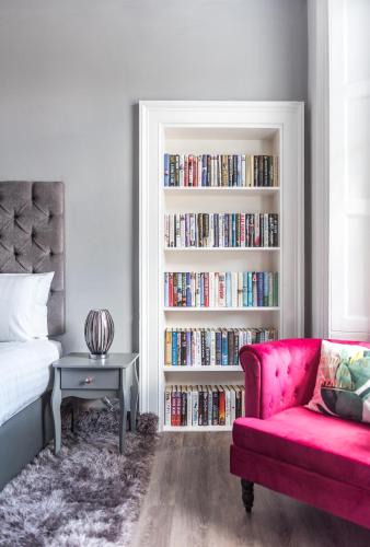 Tollcross Apartment | Spacious newly refurbished central apt