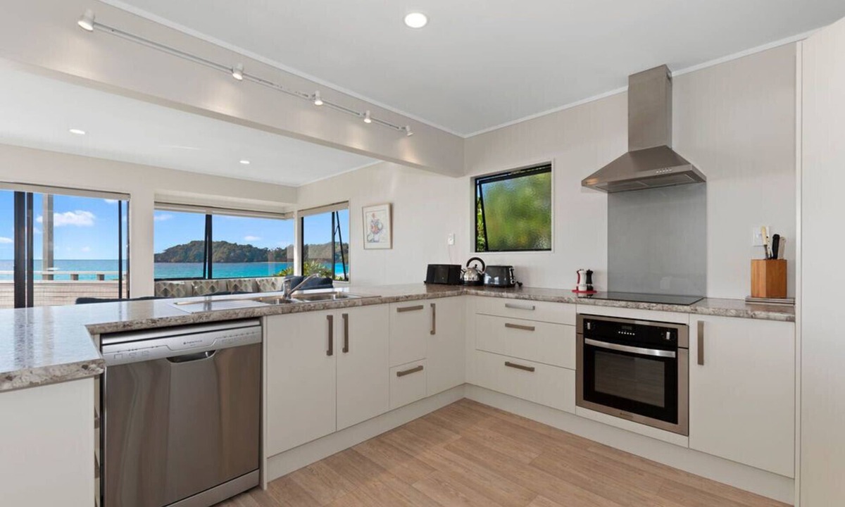 Woolleys Bay Matapouri Holiday | Matapouri