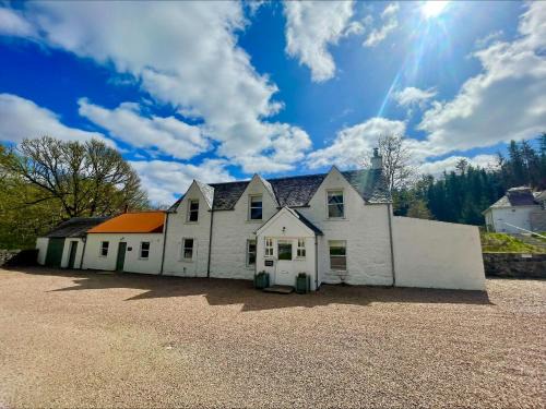 Spean Bridge House | Stalkers Cottage
