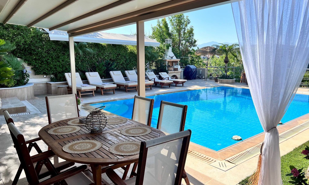 Stamnoi Villa | Stamnelia Villa, relax with the whole family in this quiet accommodation.