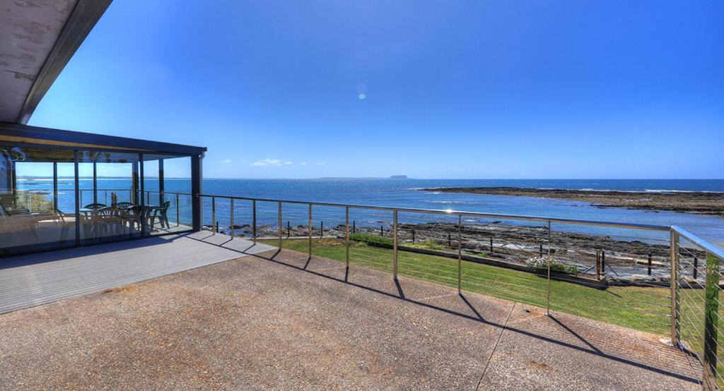 Cowrie Point House | Stanley View Beach House