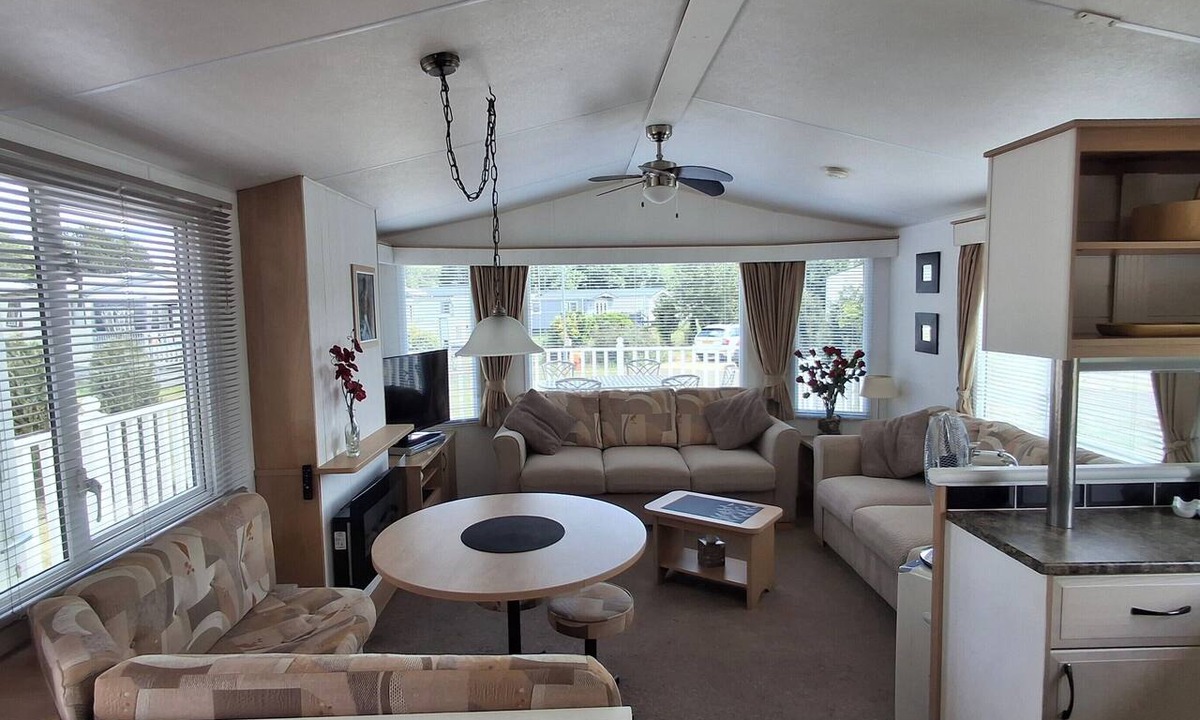 Great Houghton Cabin | Static Caravan, 3 Bed, Sleeps 7, No Pets