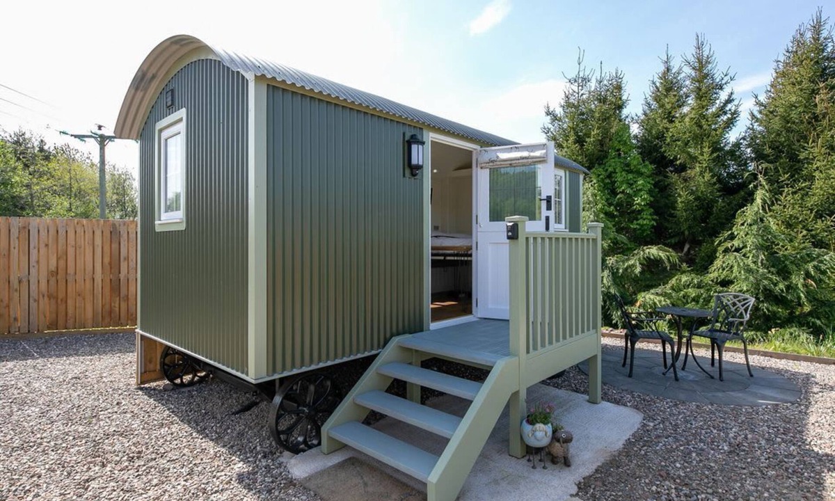 Forfar House | Strathmore Holiday Retreat in Forfar