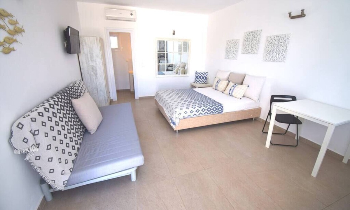 Glastros Apartment | Studio apartment for 3 people, with private