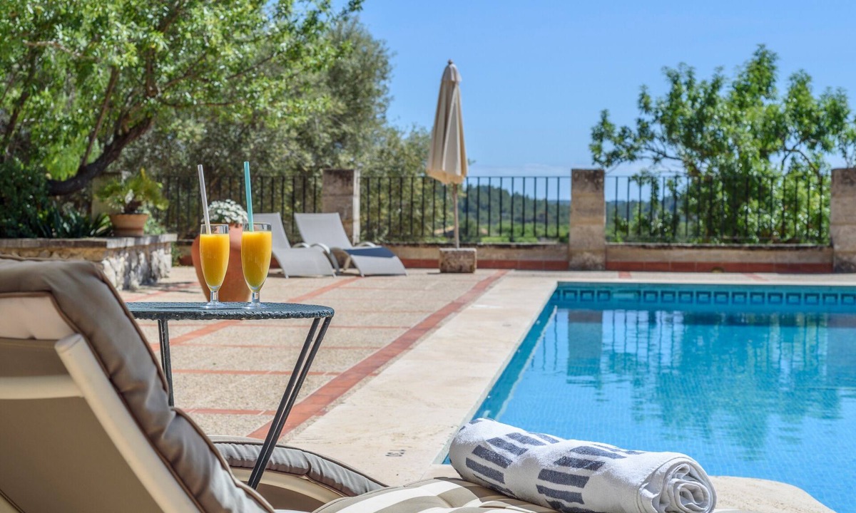 Calvia House | Studio Son Malero with Shared Pool and Wi-Fi