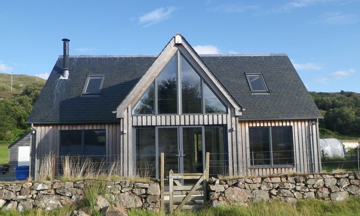 Glenelg House | Stunning Individually Designed Property On Shore In The Village Of Glenelg