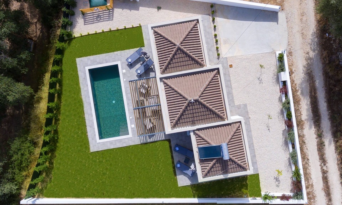 Pesada Villa | Stunning new contemporary villa, located in a quiet village - 1km from the beach