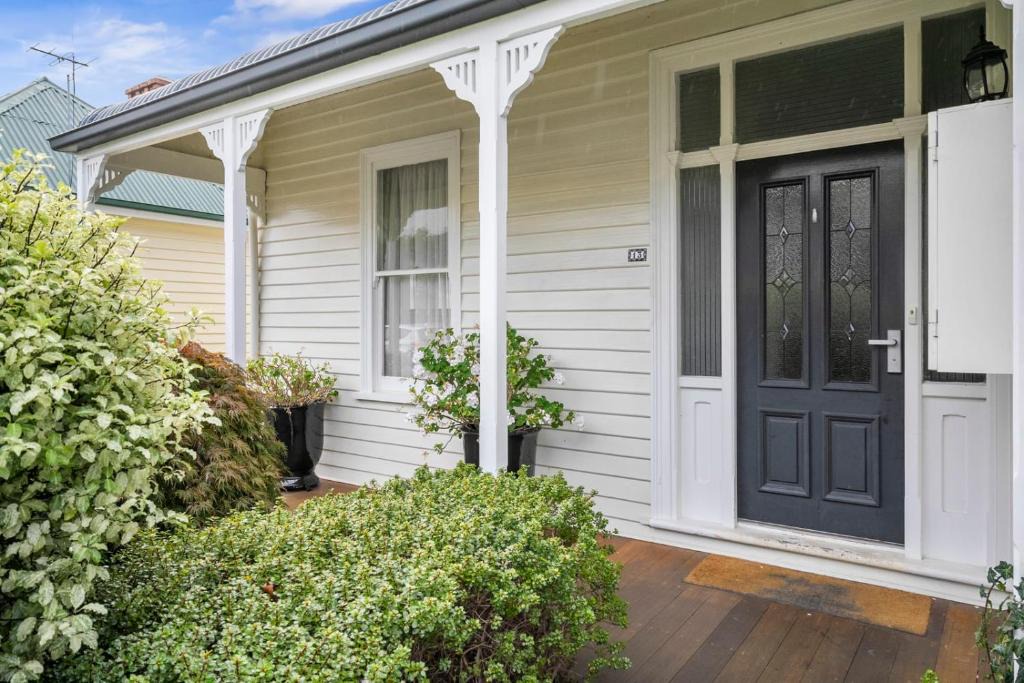 Sandy Bay House | Stunning newly renovated home in perfect location