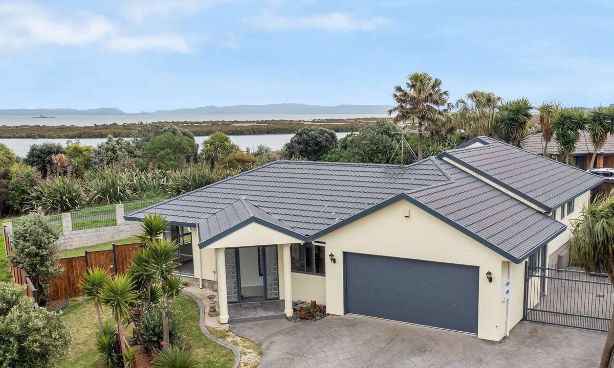Manurewa House | Stunning Sea View Home Very near to AKL Airport