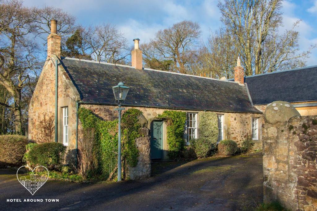 North Berwick House | Stunning Stables Cottage in East Lothian Country Estate