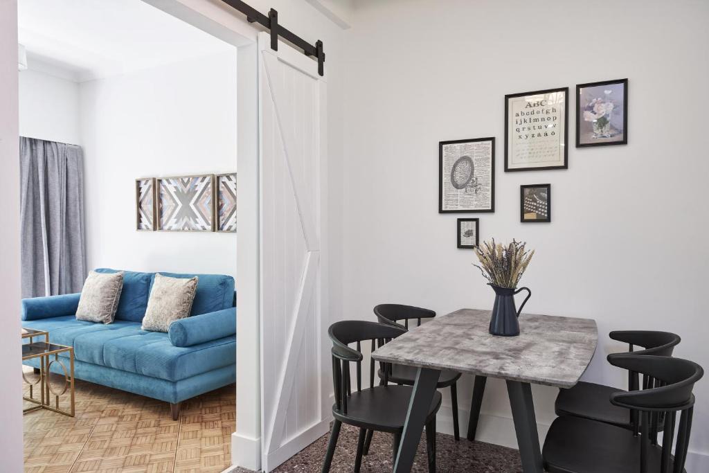 Athens City Centre Apartment | Stylish Apt next to the Archeological Museum
