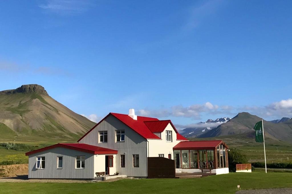 Grundarfjordur House | Sudur-Bár Guesthouse