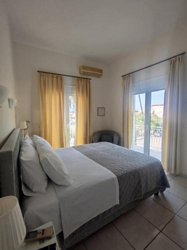 Kamena Vourla Apartment | Sunshine Apartment