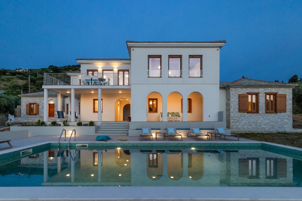 Skopelos Villa | Sunshine Pool Villa