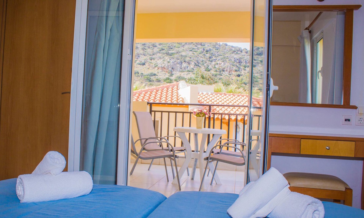Stalida House | Sunshine Studios & Apartments