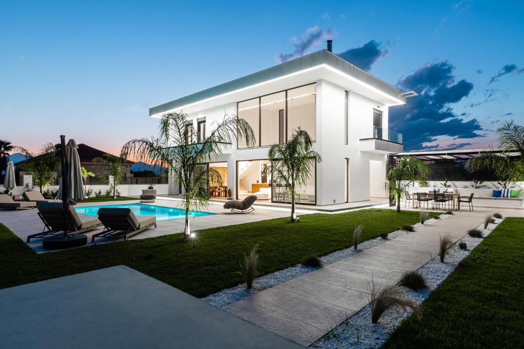 Nea Tirintha Villa | Sunshine Villa