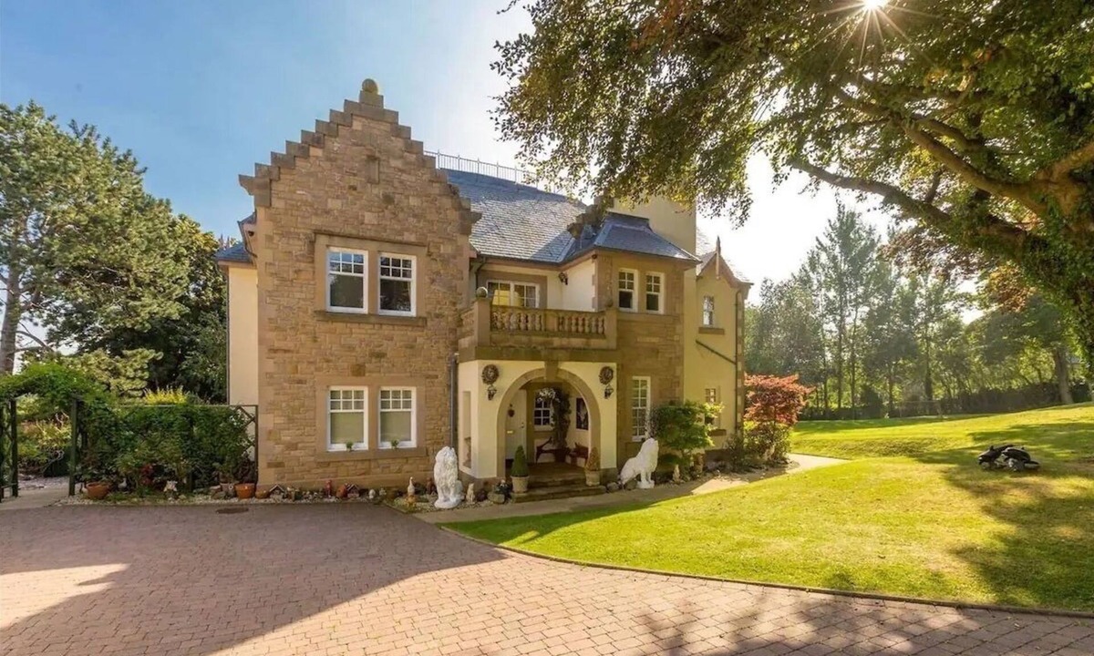 Musselburgh House | Superb 5 bedroom Mansion 20mins from City Centre.