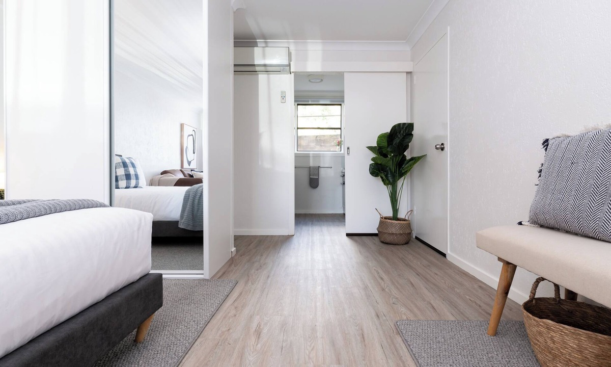 Riverside Apartment | Sweet Escape: Studio with Parking & WiFi
