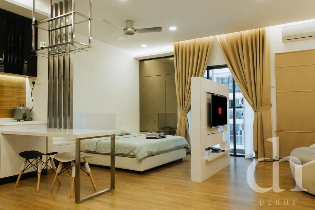 Seri Kembangan Apartment | Symphony Tower -Simfo 13- Free Wifi, Parking, Netflix