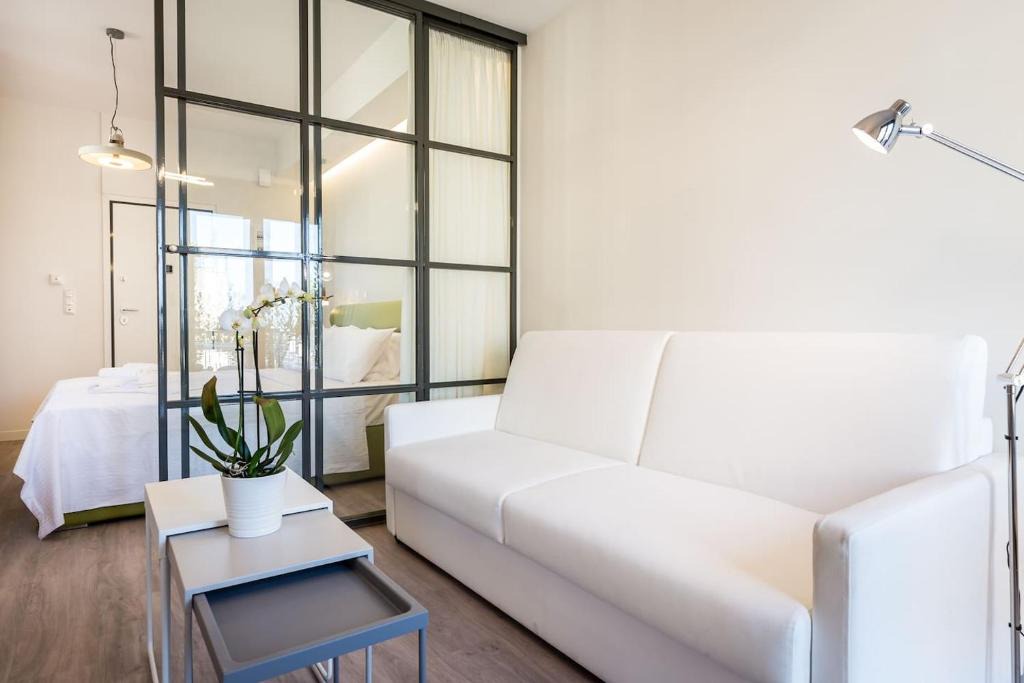 Athens City Centre Apartment | Syntagma modern new flat, large balcony with view