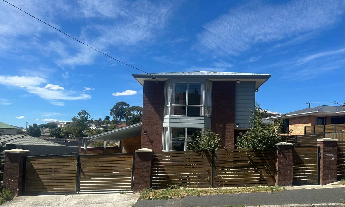 West Moonah House | Tasman Tranquility - close to City & Airport