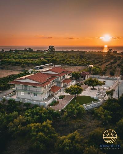Kiparissia Apartment | Terra Hélios Suites & Studios