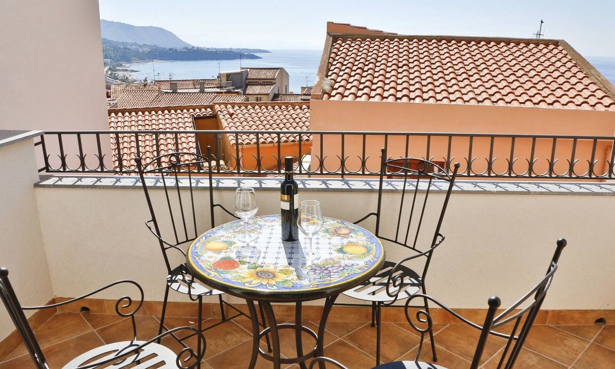 Old Town Apartment | Terrazza della Rocca by Interhome
