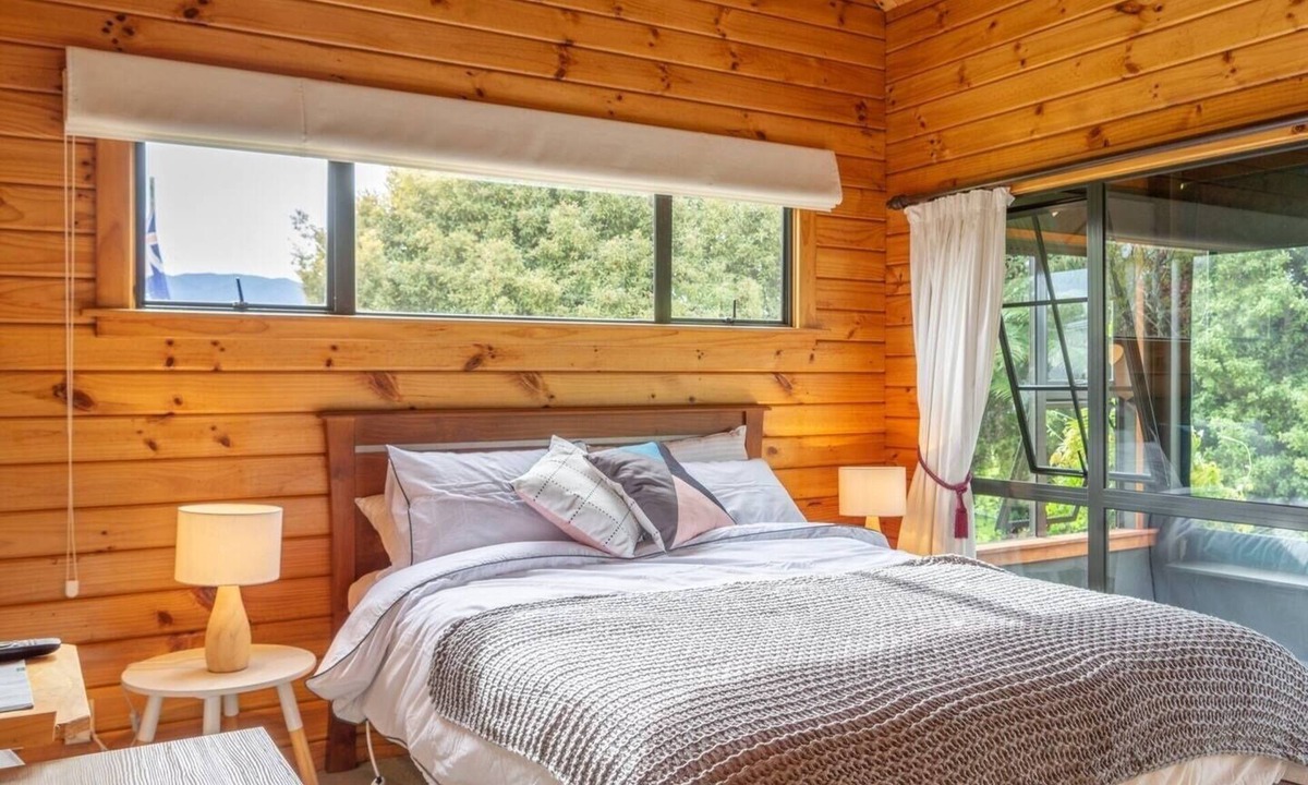 Takaka House | The Birds Nest - Cosy Chalet