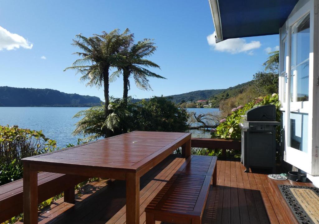 Rototai House | The Blue Bach - Lake Rotoiti Holiday Home