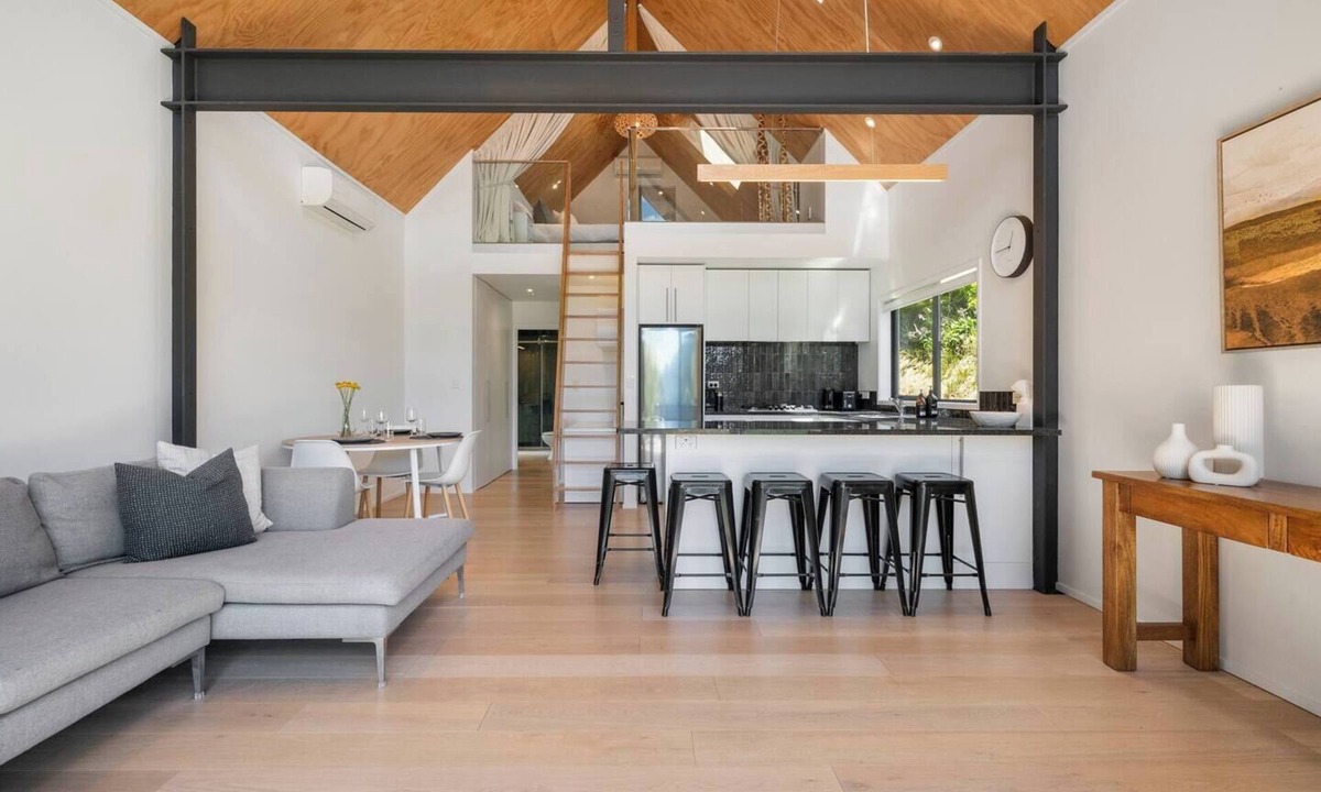 Tawa House | The Cabin - Holiday home