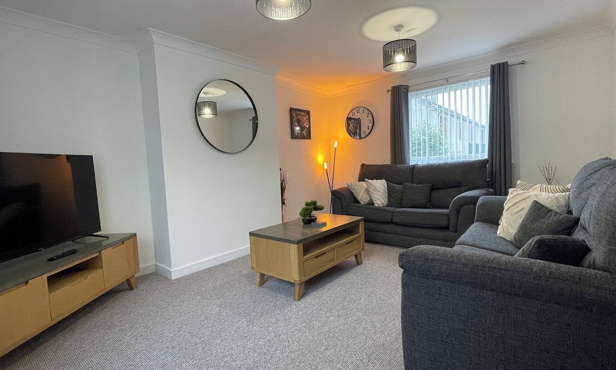 Wick Apartment | The Den-NC500 Apartment-Sleeps 4