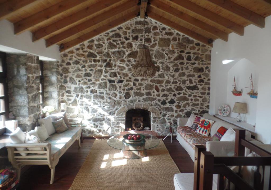 Samothrace House | The fig tree house