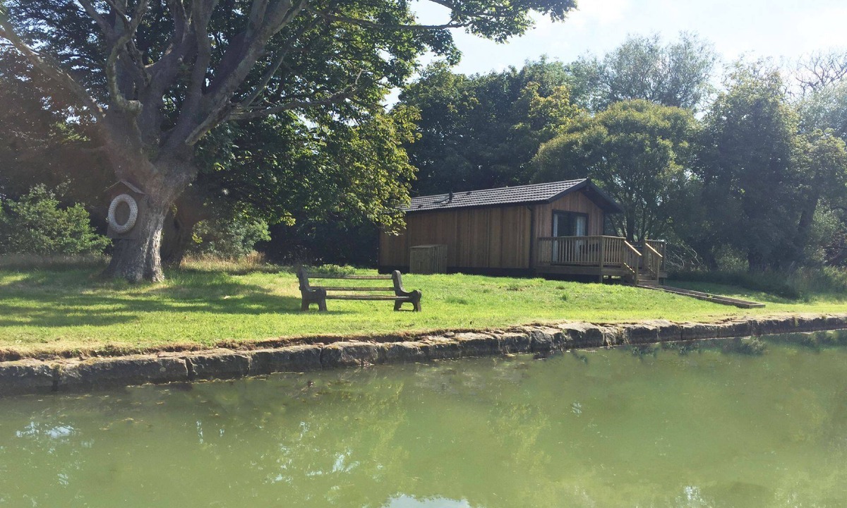 Dunbar Cabin | The Lodge by the Lake, Dunbar including hot tub