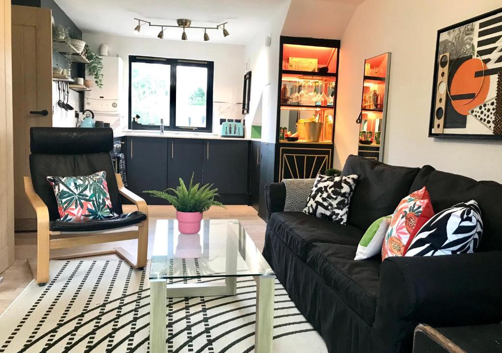 Innerleithen Apartment | THE MORNINGSIDE APARTMENT Charming stylish apartment in the centre of Innerleithen