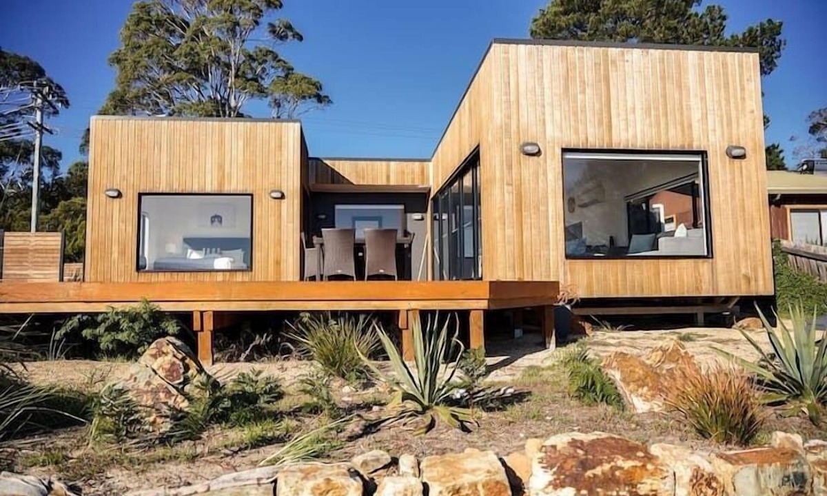 Dennes Point House | The Nebraska Retreat