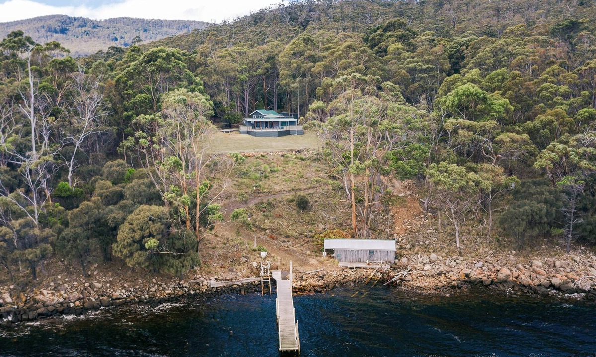 Lunawanna House | The Pier House - The Pier House! Artists, Sailors…Little Taylors