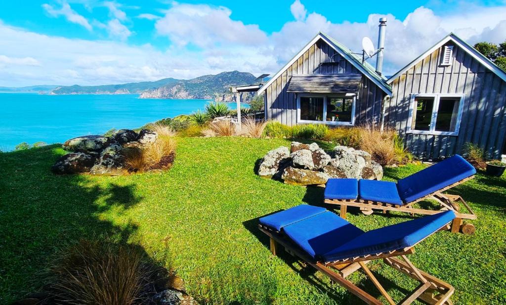 Tuateawa House | The Rock