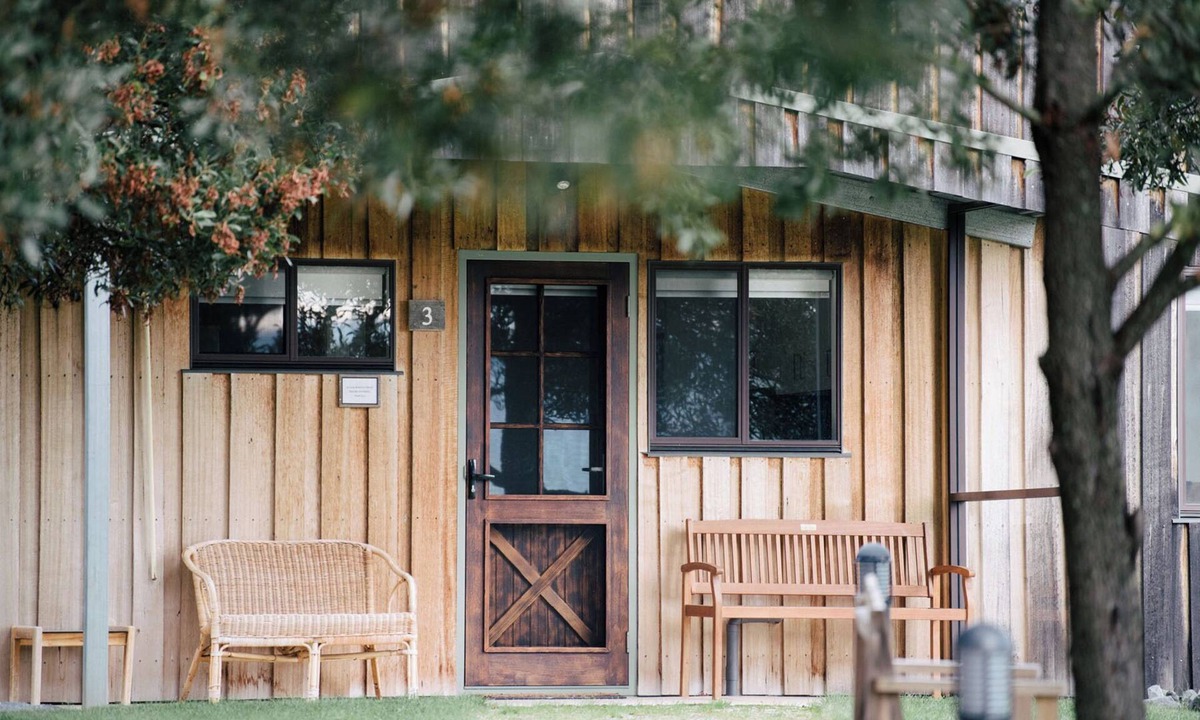 Relbia House | The Rosella - One-bedroom cottage at Bundaleera Vineyard