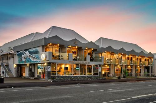 Kaikoura Hotel | The White Morph Motels