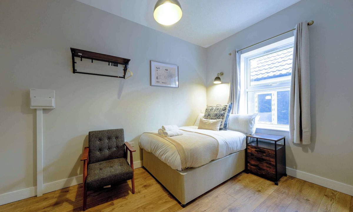 Bradley Stoke Apartment | The Willow - Studio 11