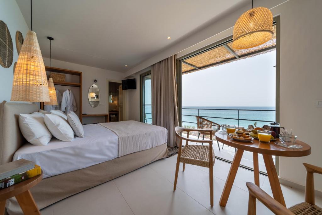 Lourdata Apartment | Thea Beachfront Suites in Lourdas beach