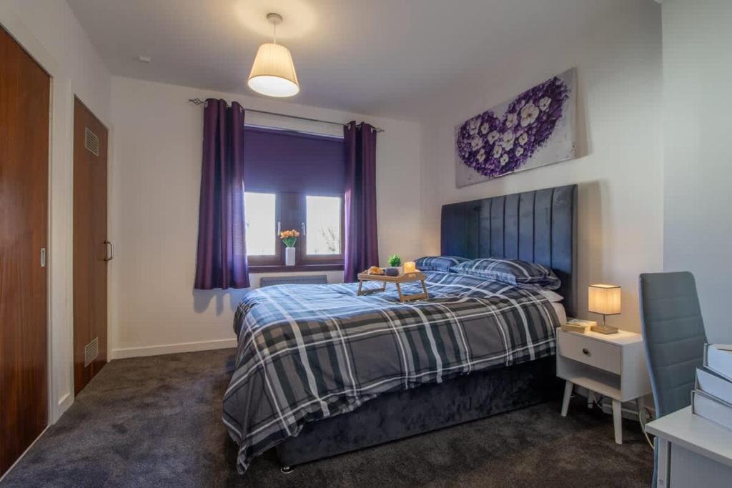 Largs Apartment | Thistle View - Sleeps 4 by the Coast of Largs